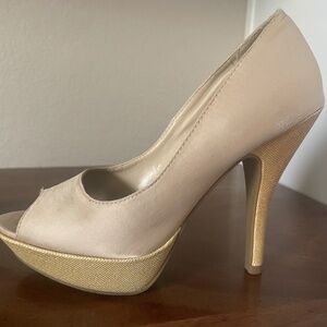 Kenneth Cole Champagne satin heels
